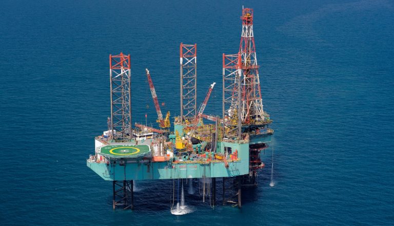 Нефтяной гигант из ОАЭ ADNOC и Китайская национальная нефтегазовая корпорация (CNPC) объявили о начале добычи нефти на шельфовом блоке Belbazem.